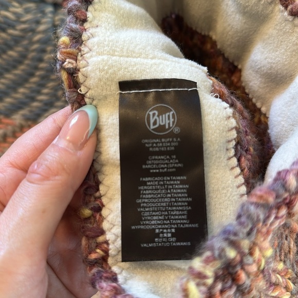 BUFF | Red and Pink Chunky Knit Pom-Pom Hat - Picture 6 of 7